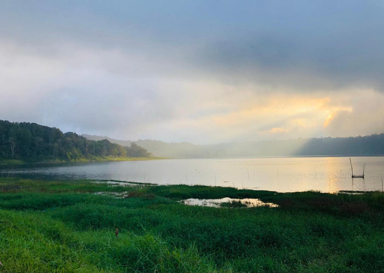 Buyan Lodge Lake View Villa Bedugul  Exteriör bild
