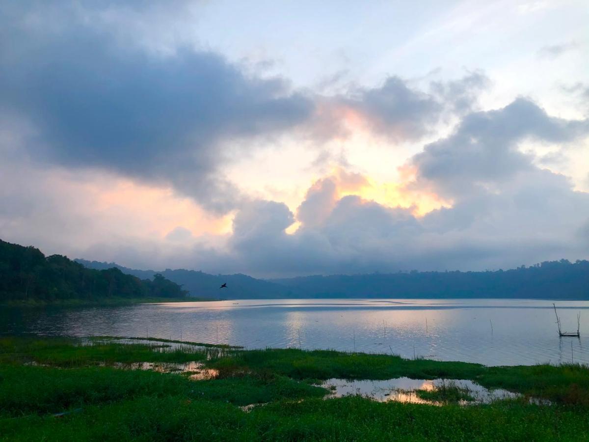 Buyan Lodge Lake View Villa Bedugul  Exteriör bild