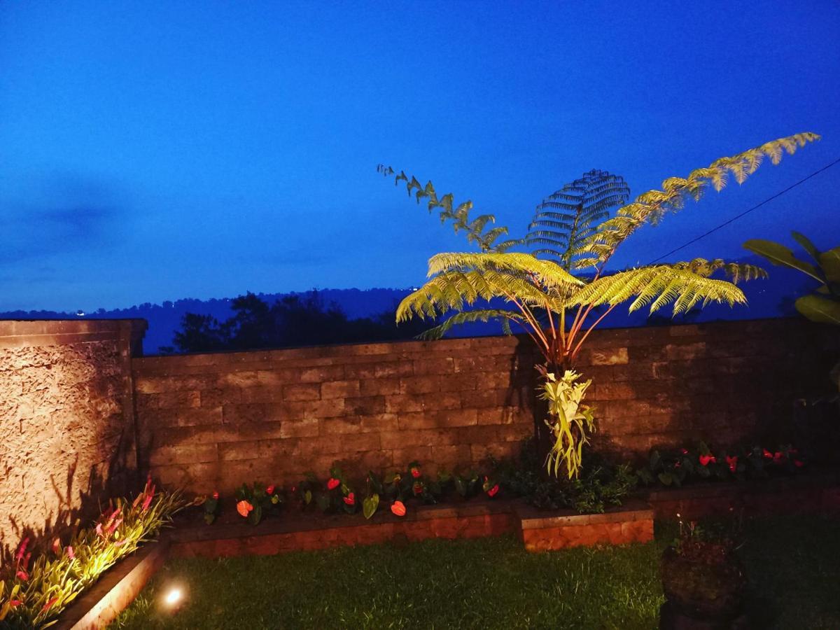Buyan Lodge Lake View Villa Bedugul  Exteriör bild
